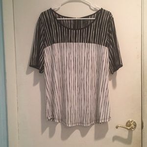 ⬛️⬜️WORTHINGTON- LIGHTWEIGHT B&W BLOUSE⬜️⬛️